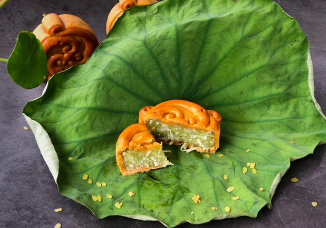 banh-trung-thu-com-dua