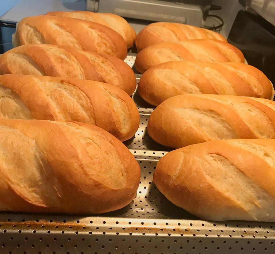 lam-banh-mi-ngot.jpg
