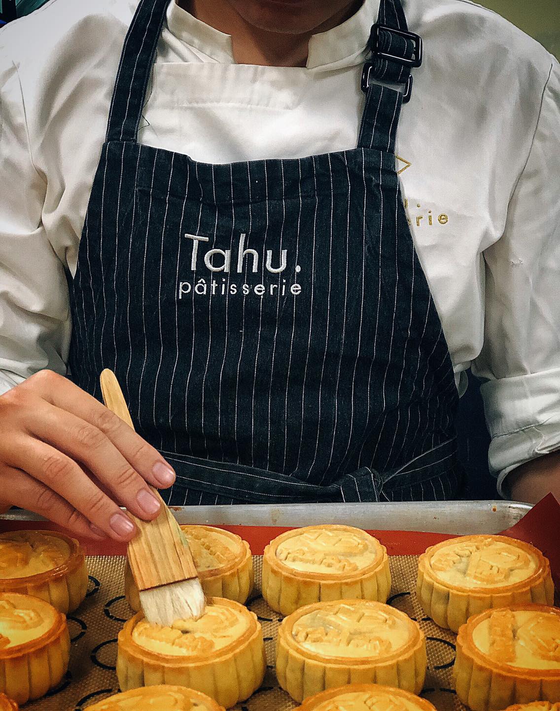 quet-bo-banh-trung-thu-in-logo